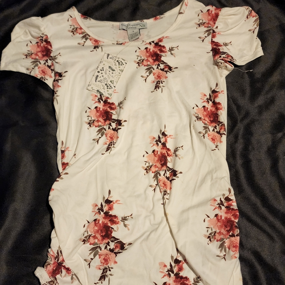 Emma Expression Maternity Floral Top small